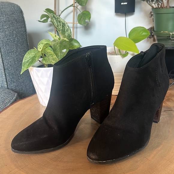 Black booties size 8 - Picture 2 of 4